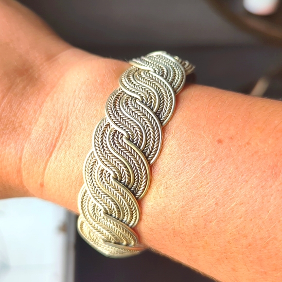 Braided silver cuff bracelet - Picture 9 of 13
